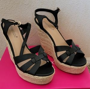 Women's wedges size 9 used only once